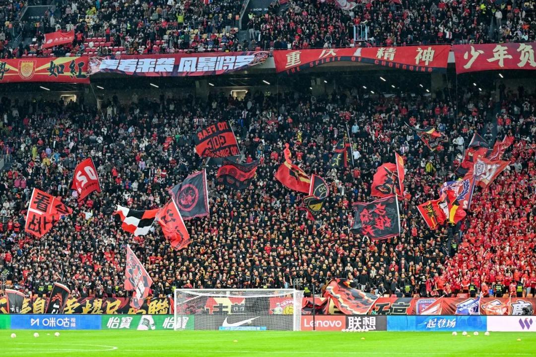 bob半岛体育登录入口-球迷两极对峙！重庆铜梁龙“票价之争”：中超俱乐部运营新思考